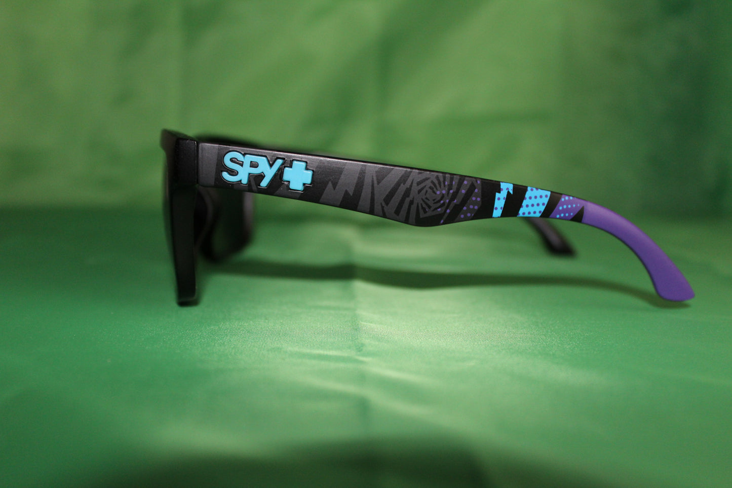 Spy+ "Black & Blue"