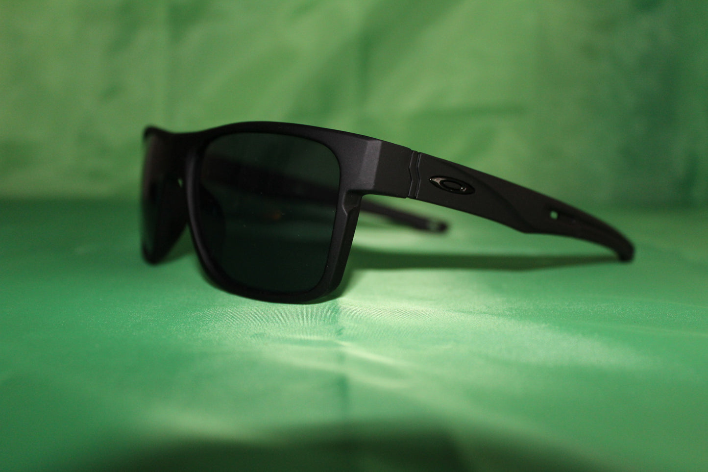 Oakley "Black"
