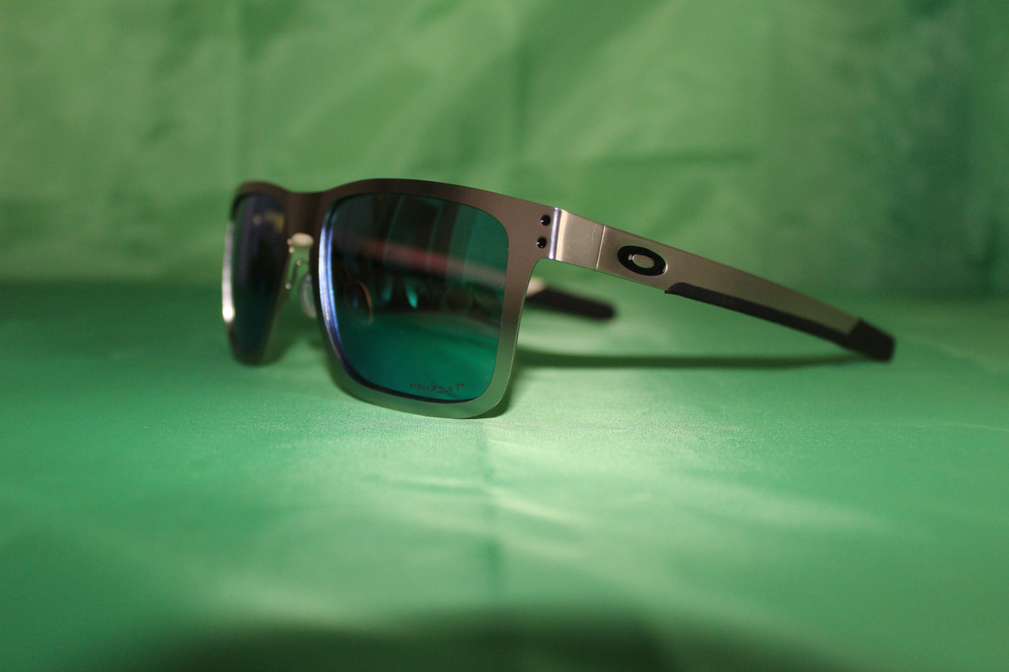 Oakley "Silver Metal & Green"