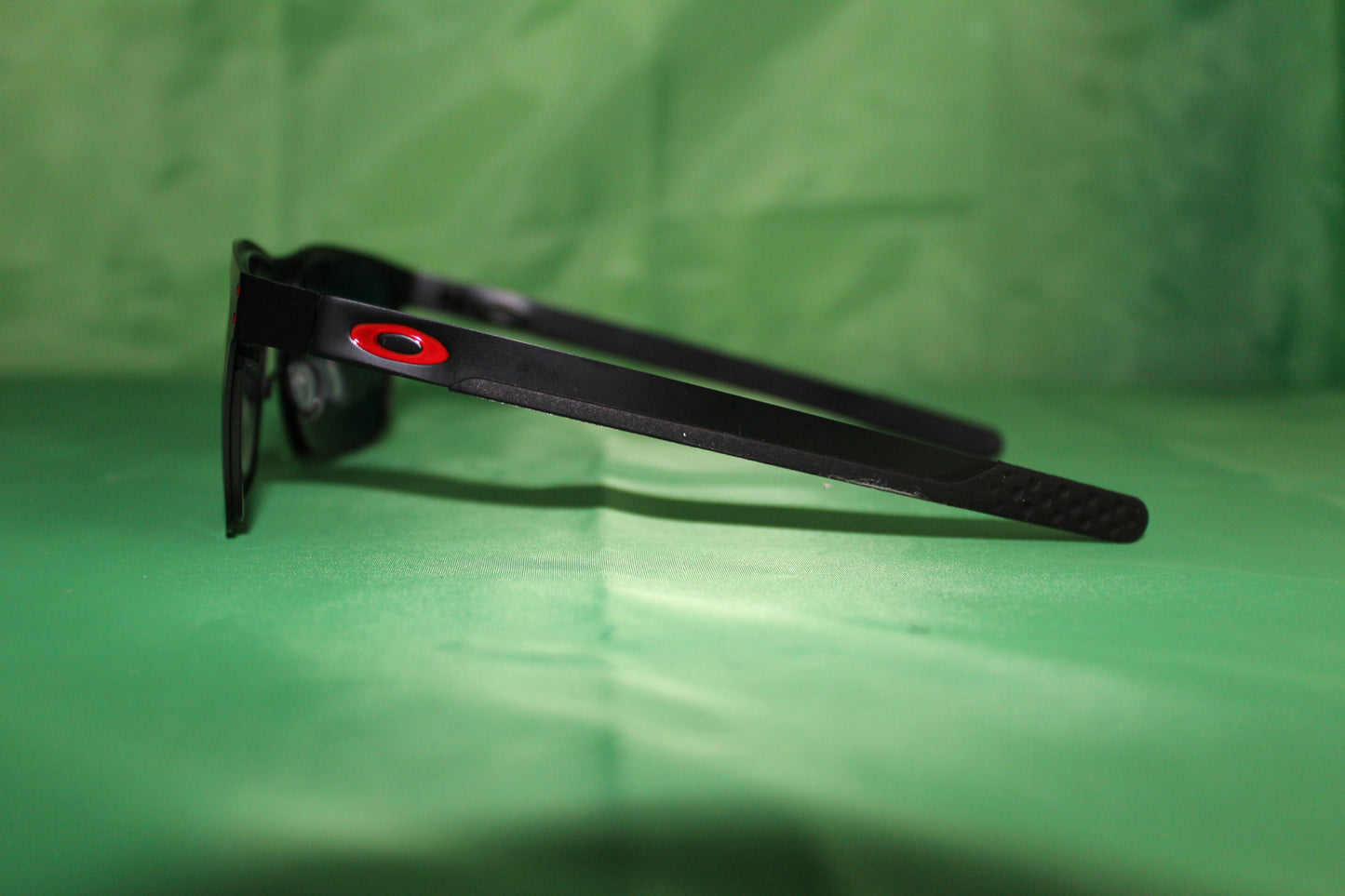 Oakley "Black Metal & Red"