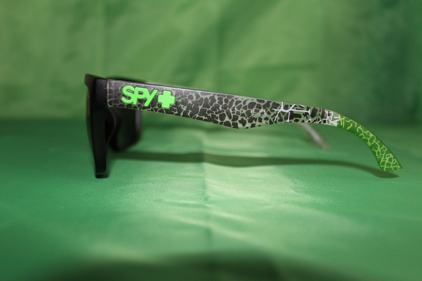 Spy+ "White & Green"