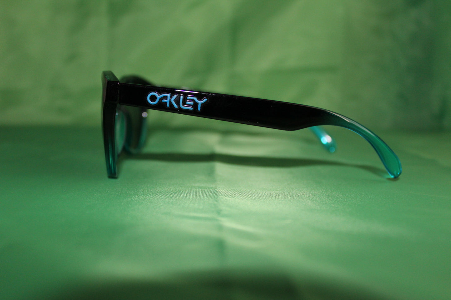 Oakley "Black & Blue"