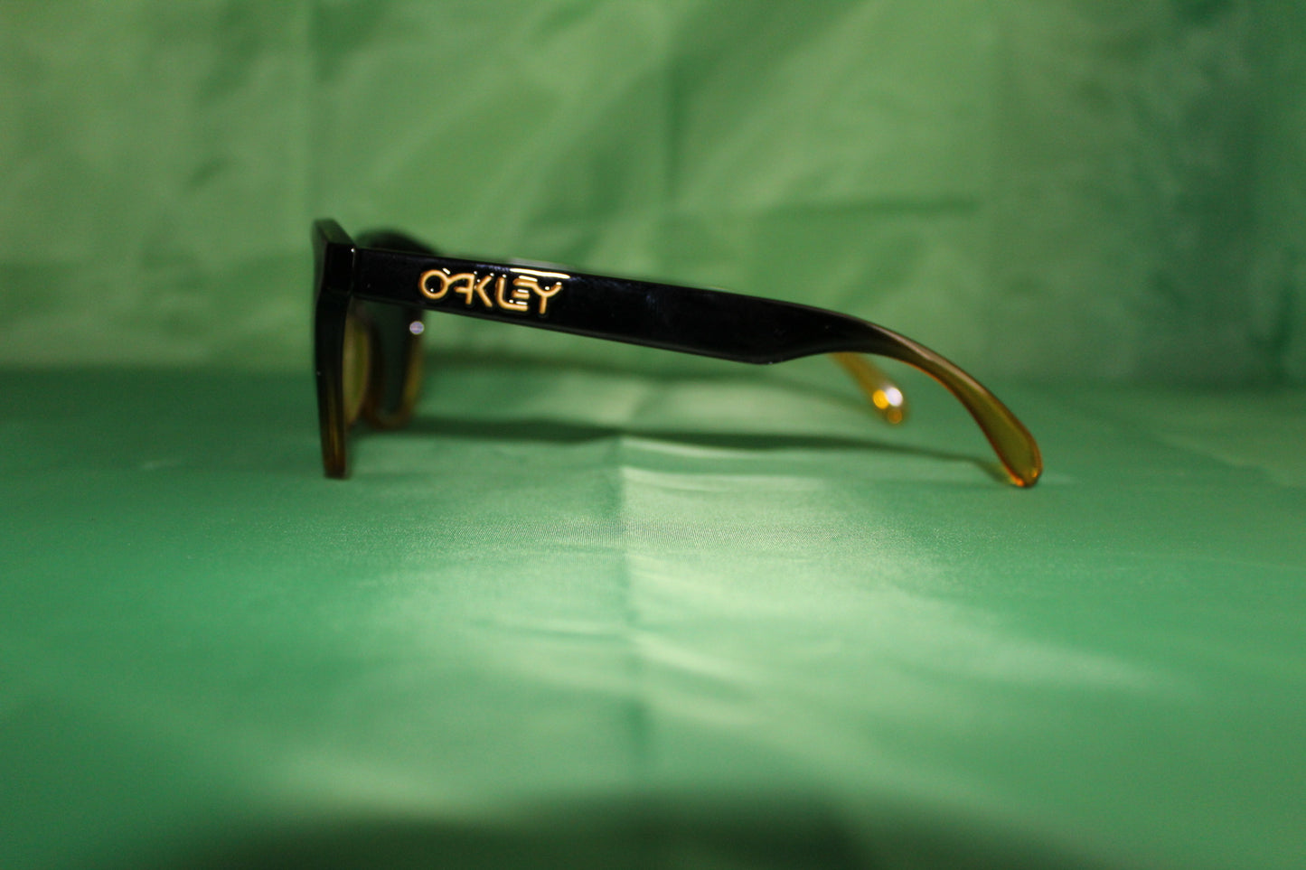 Oakley "Black & Yellow"