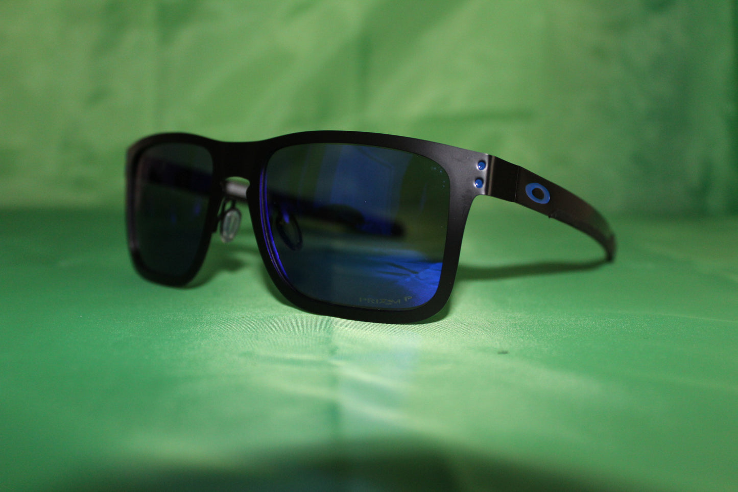 Oakley "Black Metal & Blue"