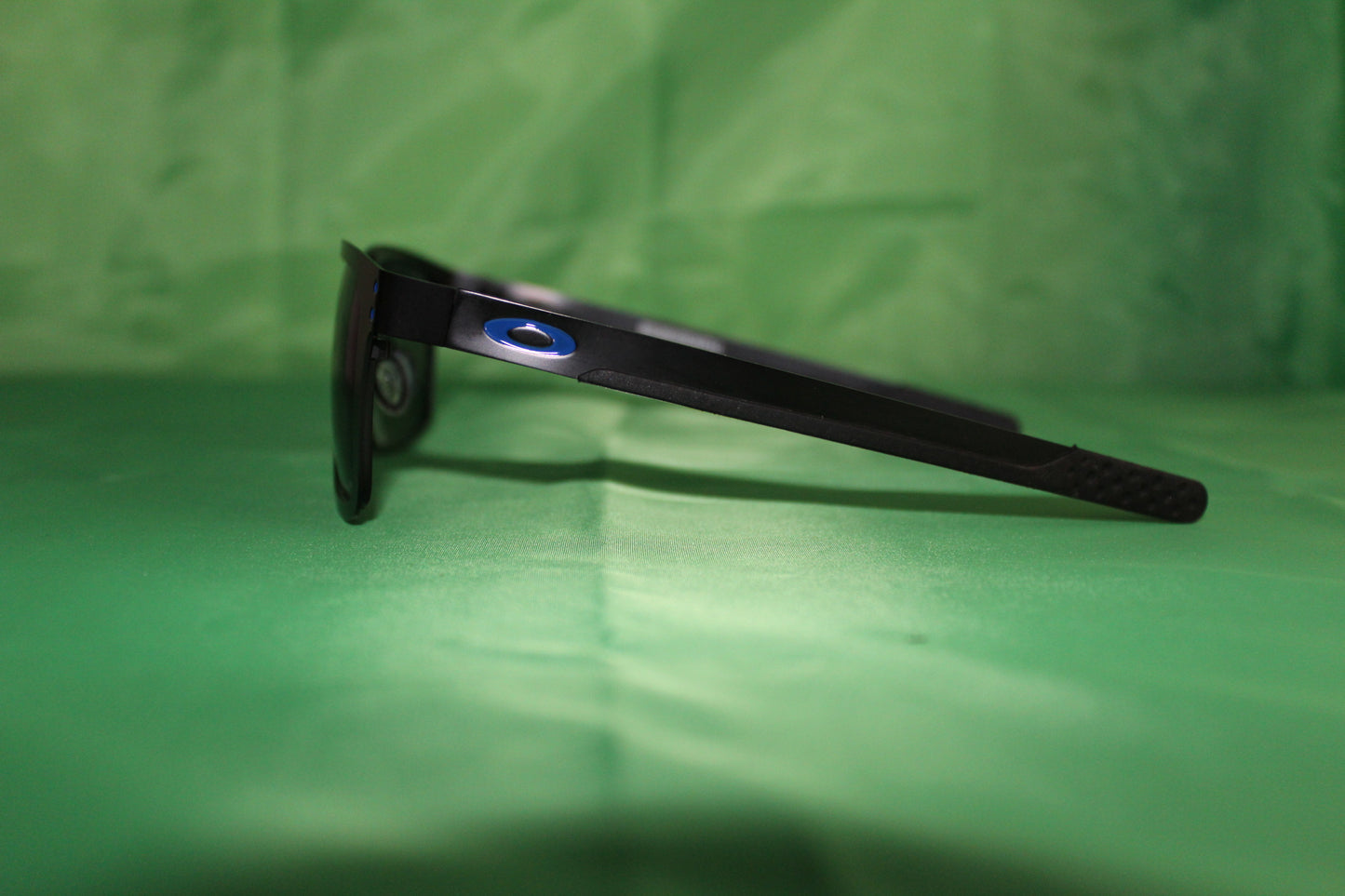 Oakley "Black Metal & Blue"